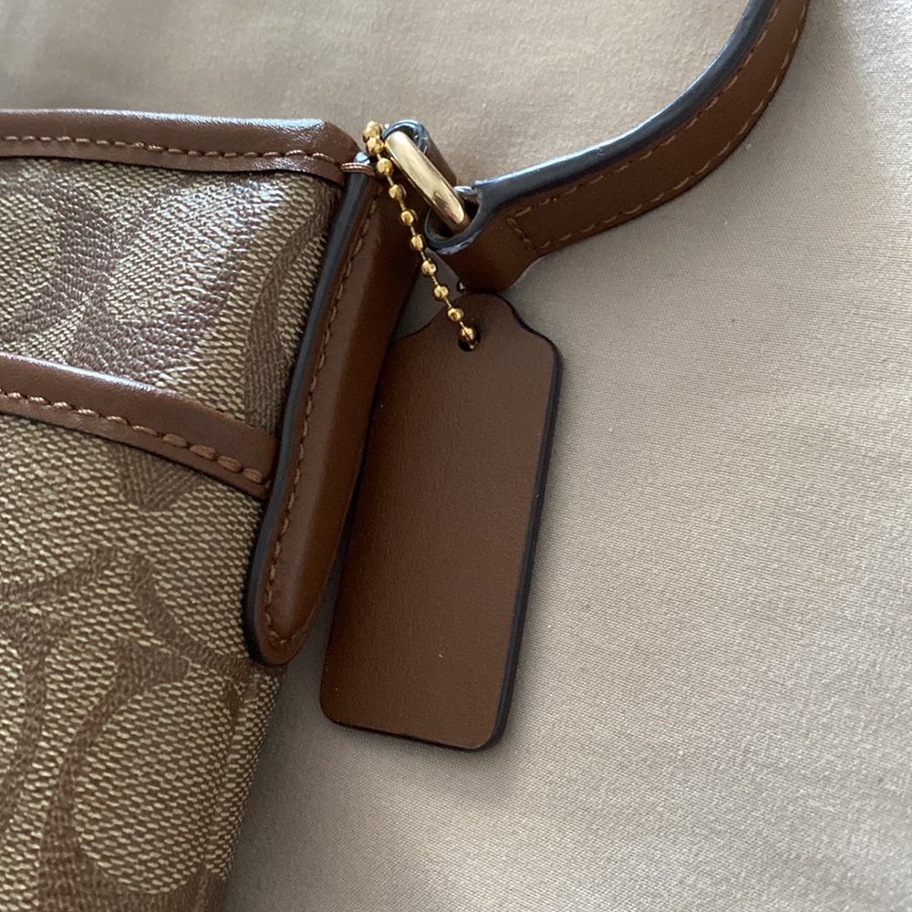 Coach Bag - Picture 3 of 13